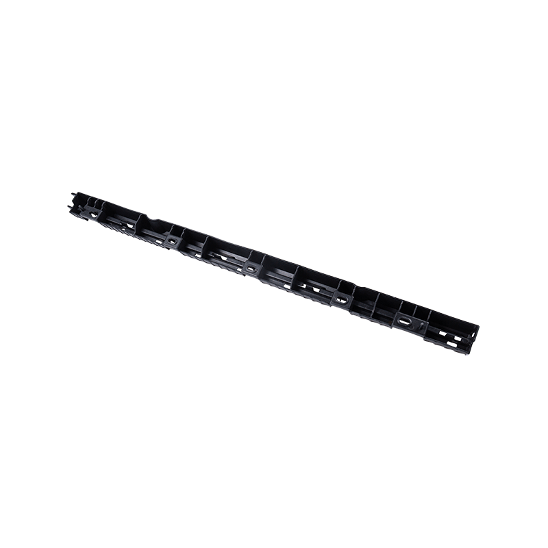 Кронштейн нижней юбки кузова (центр) R для XC90 2016-2024 OE 32216524